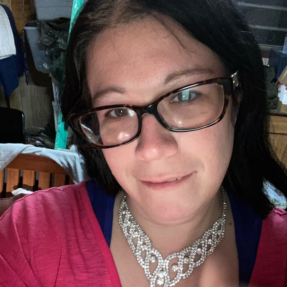 Meet your Posher, Elizabeth